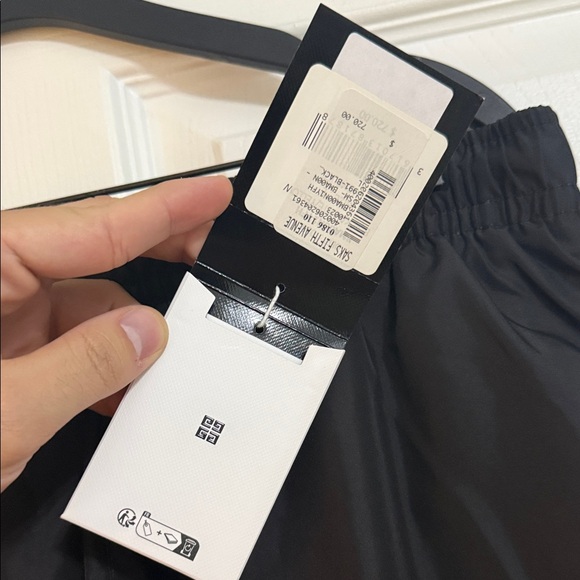 Givenchy shorts - Picture 2 of 3